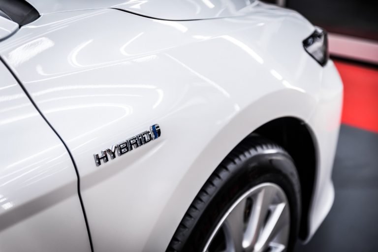Toyota Camry Hybrid – biała perła - Radom, Kielce