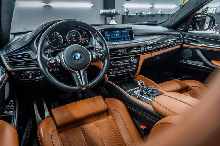 BMW X6M  - mycie detailingowe i detailing wnętrza - Radom, Kielce